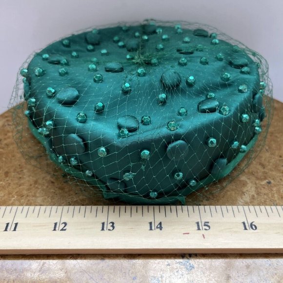 Vintage Hunter Women's Green Pillbox Hats Size W9xH2 w/ Button Studded and Lace - Picture 6 of 13